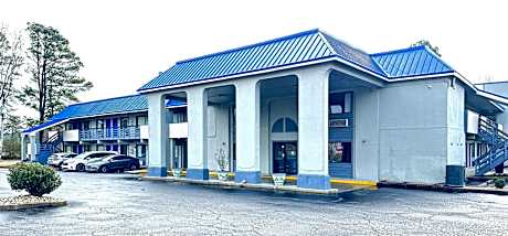 Rodeway Inn & Suites Plymouth Hwy 64