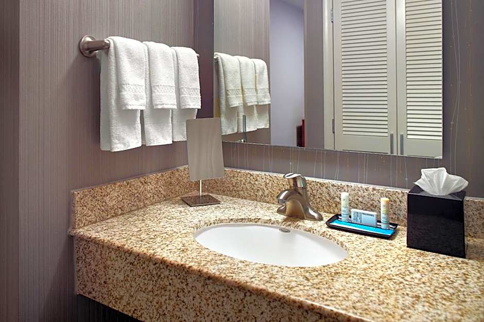 Courtyard by Marriott Fayetteville