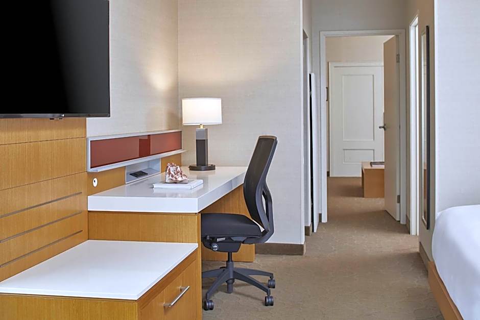 Renaissance Chicago Glenview Suites Hotel