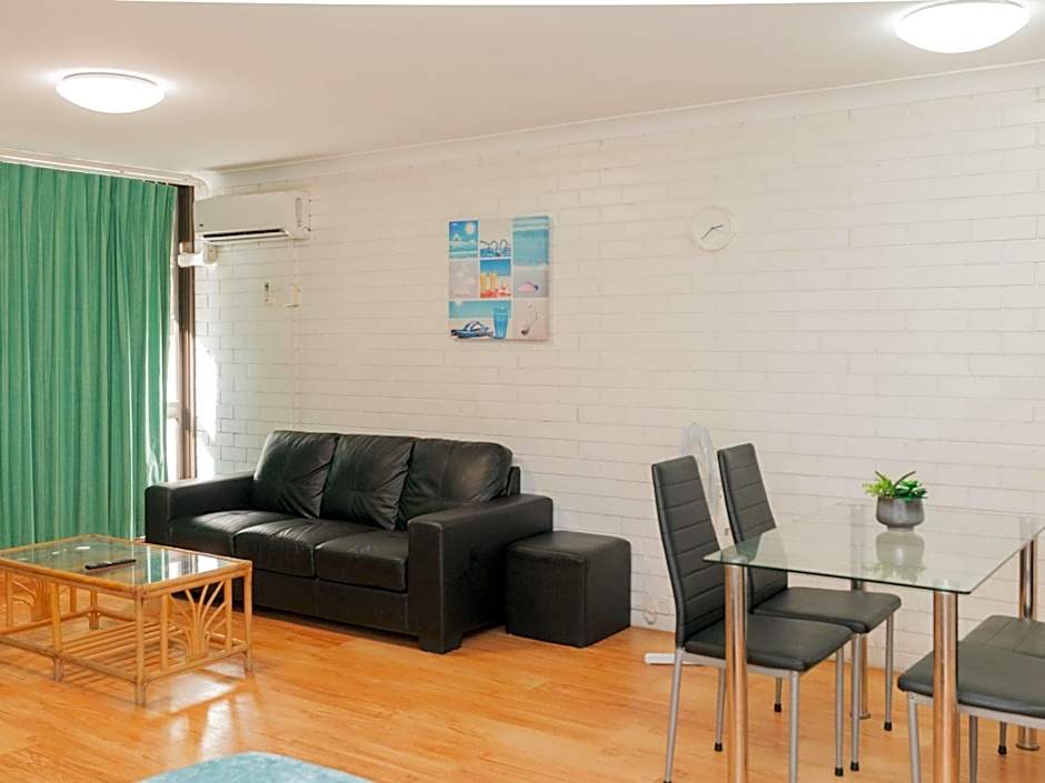 Trickett Gardens Holiday Inn