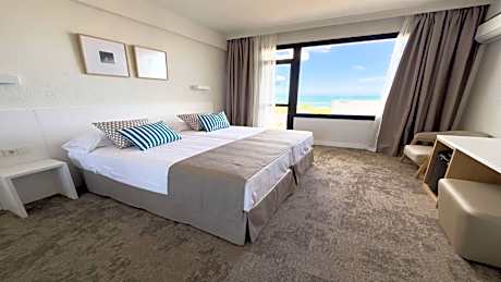 Triple Room with Sea View