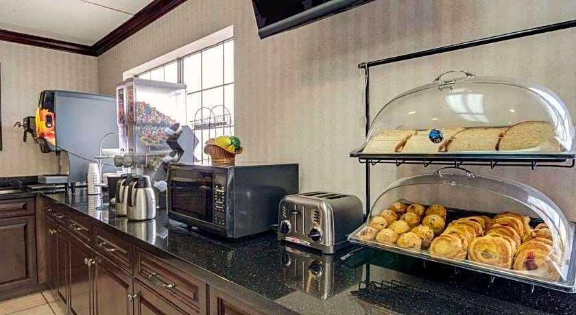 Econo Lodge Inn & Suites El Paso