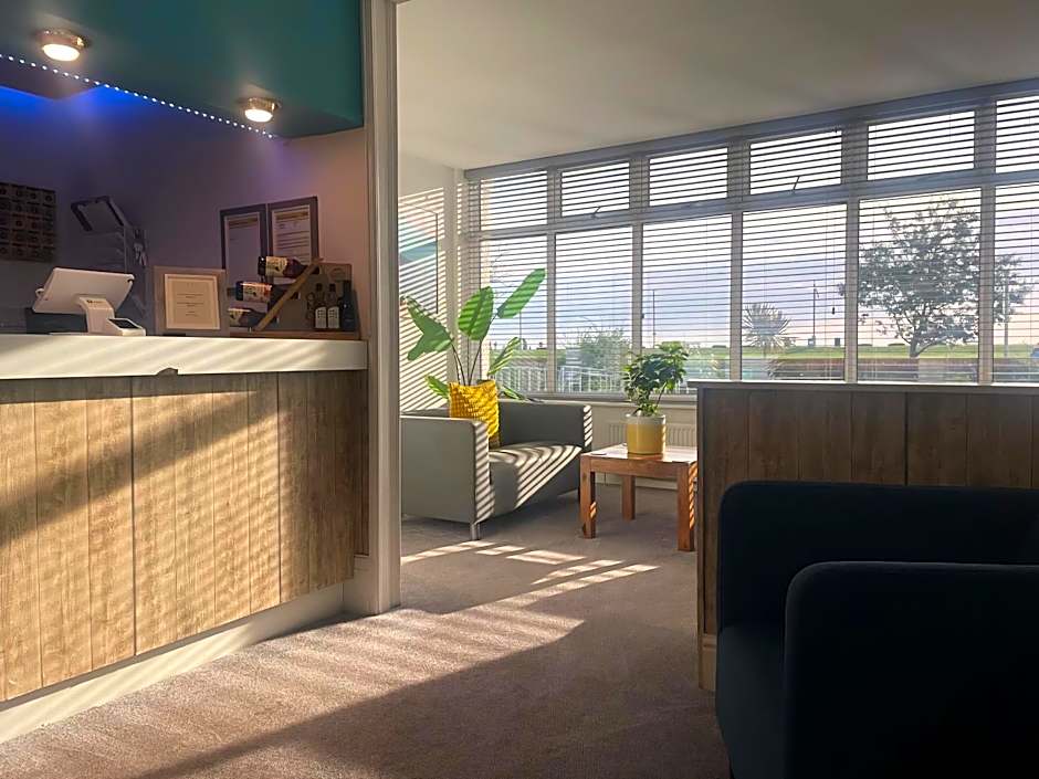 Beach Hotel Torbay B&B