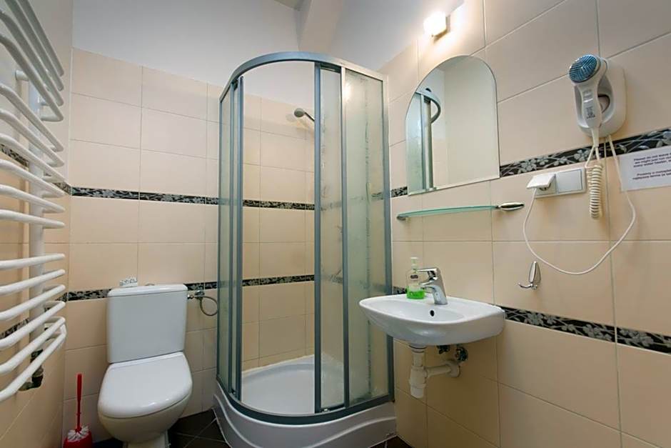 Hostel Helvetia - Private Rooms in City Center