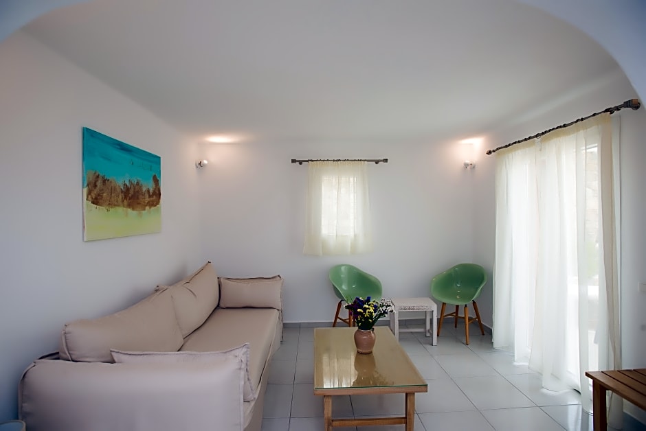 Photo 1 of 4 of DELUXE FAMILY ROOM