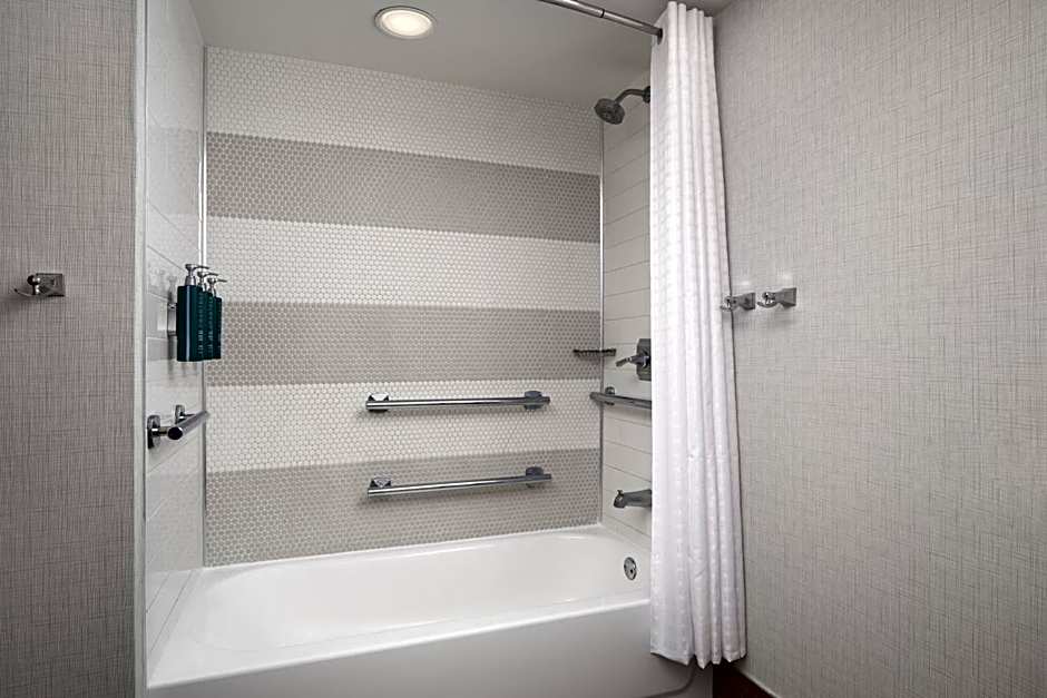 DoubleTree by Hilton Gainesville