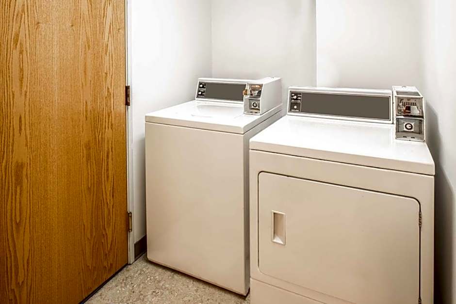 OYO Hotel Lincoln Airport NE, Hwy 80 – Lincoln, NE