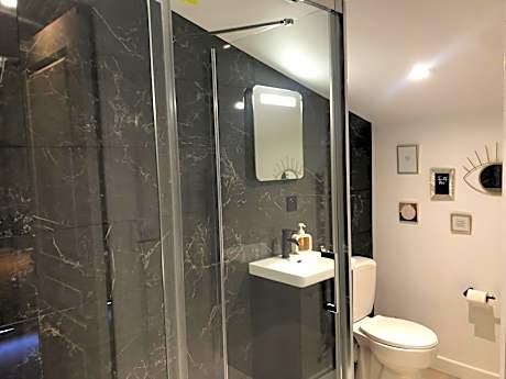 Deluxe Suite with Spa Bath