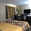 Super 8 by Wyndham Germantown/Milwaukee