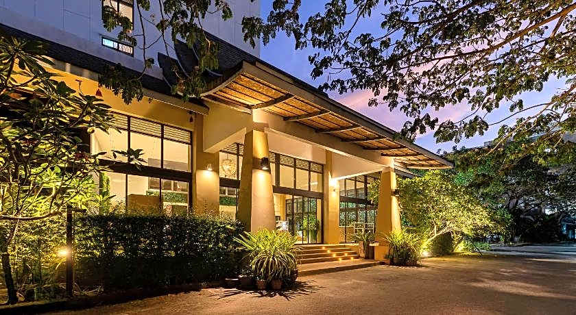 Recenta Phuket Suanluang by Deevana