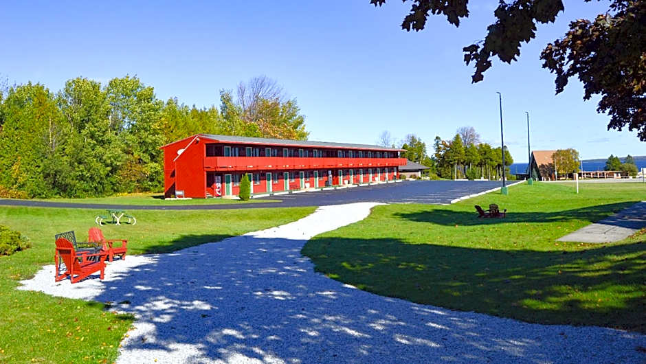 Cedar Hill Lodge
