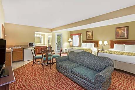 2 Queen Beds Superior Studio Suite Non-Smoking