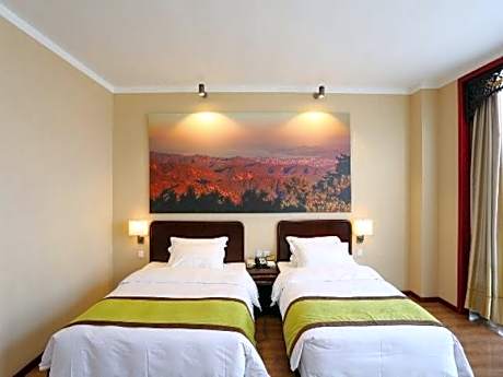 Twin Deluxe Room