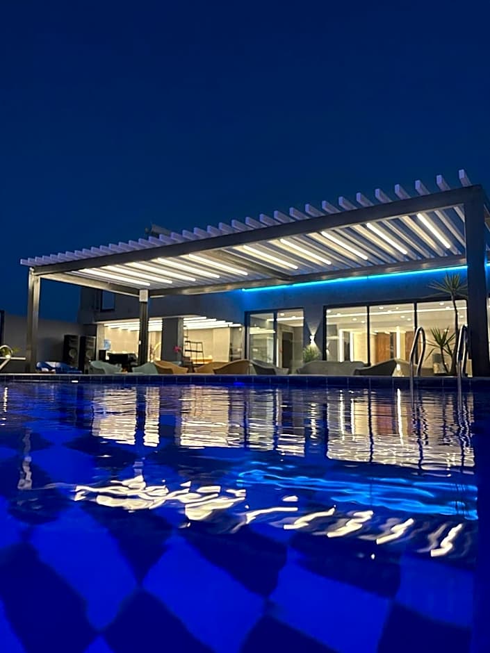 Mass Paradise Hotel