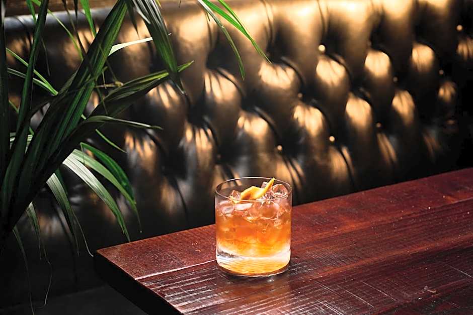 THE KNIGHT OF NOTTINGHILL