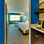 Holiday Inn Express & Suites Roanoke - Civic Center