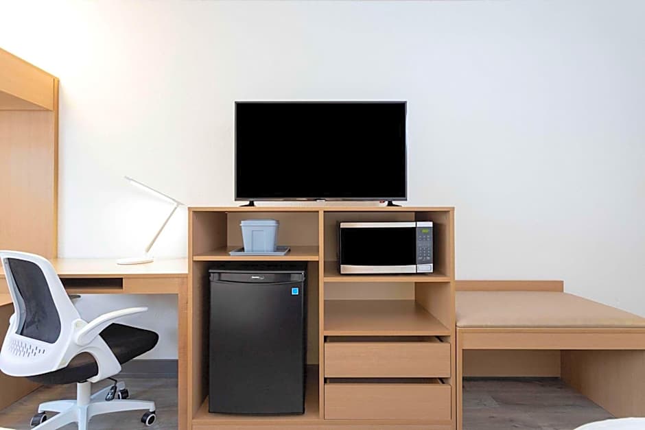 Travelodge by Wyndham Elkhart