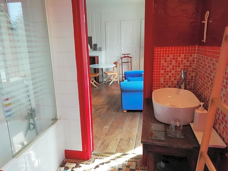 3 Place des Arbres, Chambres D'Hôtes, Felletin