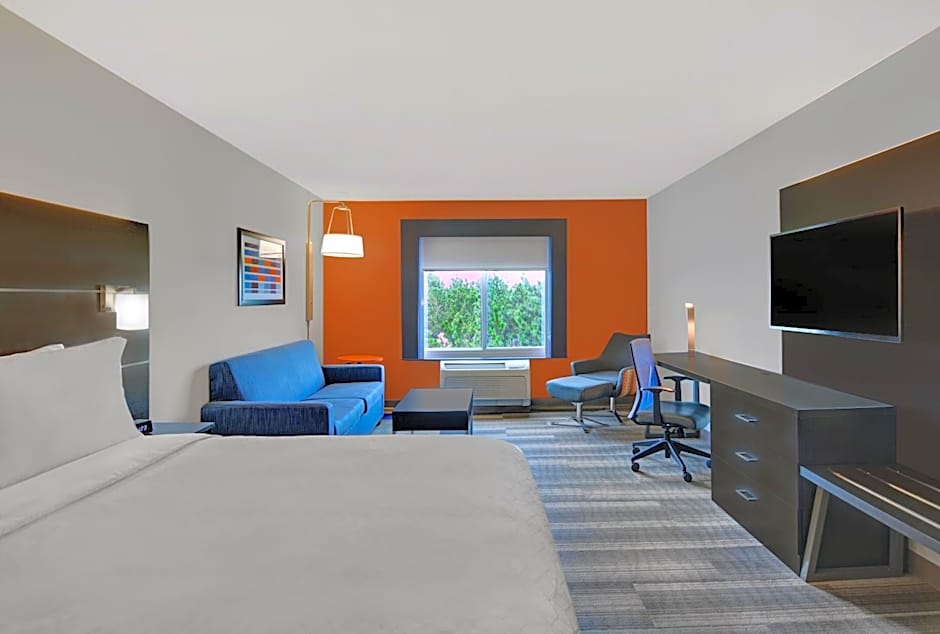 Holiday Inn Express Atmor By IHG