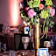 LondonHouse Chicago, Curio Collection by Hilton