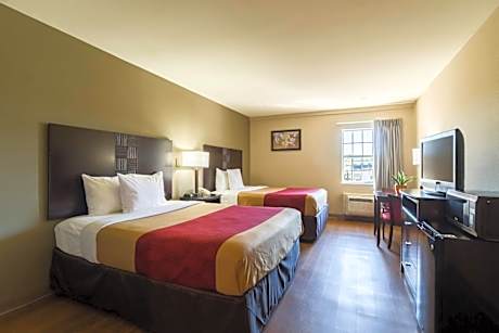 Queen Room with Two Queen Beds - Non-Smoking