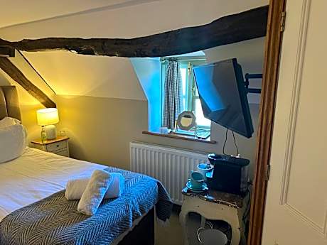 Twin Room with Private Bathroom