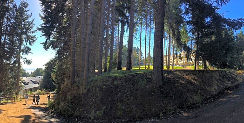 Huinid Pioneros Hotel