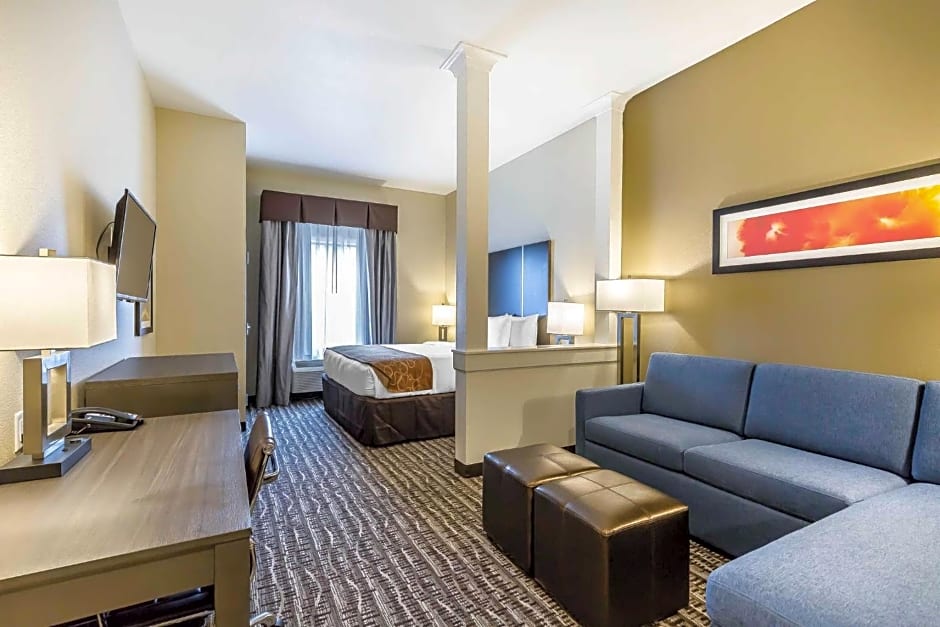 Comfort Suites Near Sam Houston Race Park