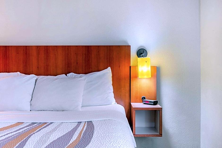 La Quinta Inn & Suites by Wyndham Raleigh/Durham Southpoint
