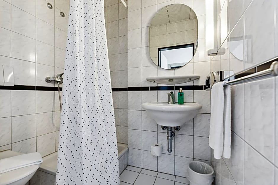 becozy du Lac Self-Check In Hotel Riviera Edition