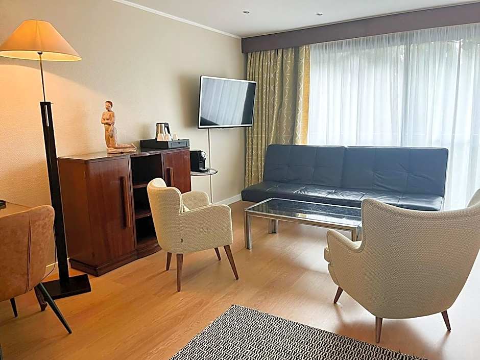 Photo 1 of 5 of Family Suite