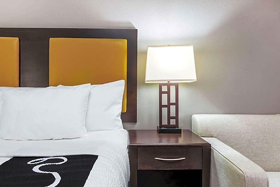 La Quinta Inn & Suites by Wyndham Orange