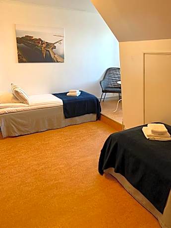 Standard Twin Room with Shared Bathroom