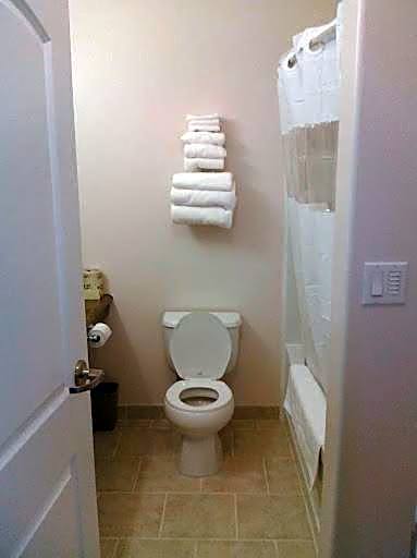 Auberge MacDonald Guest Inn