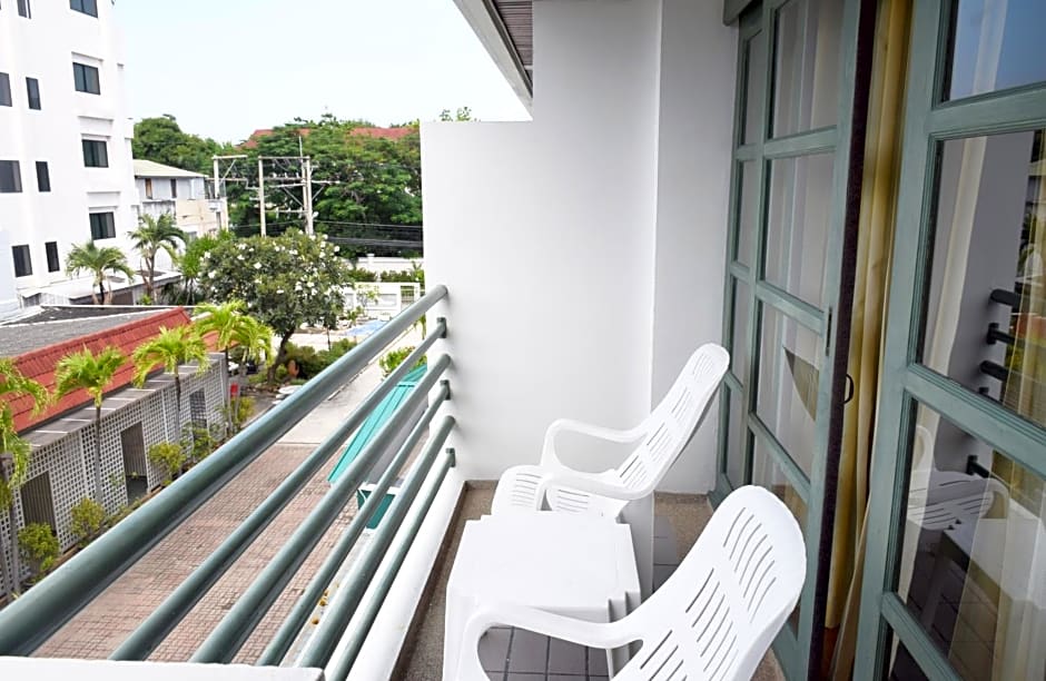 Puangpen Villa Hotel