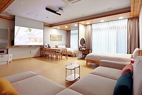 Studio with 2 Double Beds