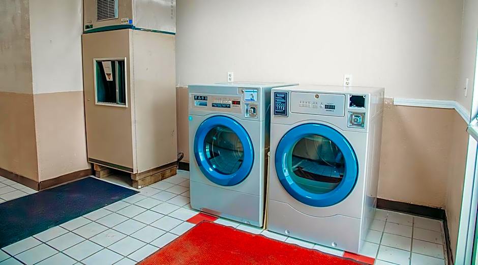 Country Garden & Suites-Benton