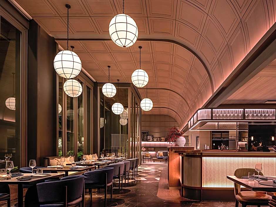 Madi Paidi Bangkok, Autograph Collection