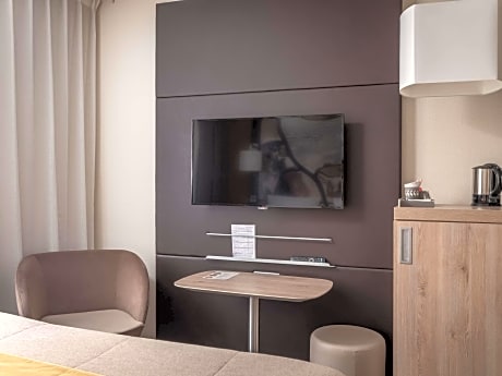 Room Connecting Room