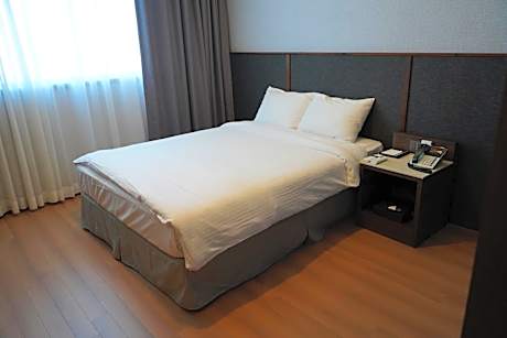 Deluxe Twin (Free breakfast for 2)