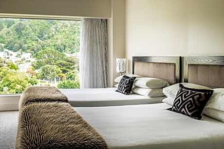 Premier One-Bedroom Twin Suite