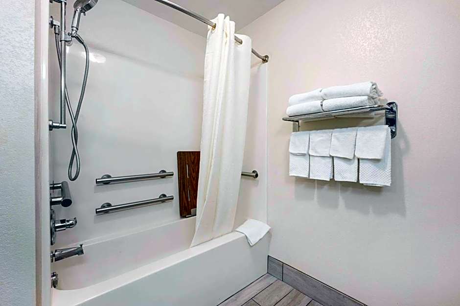 Quality Suites