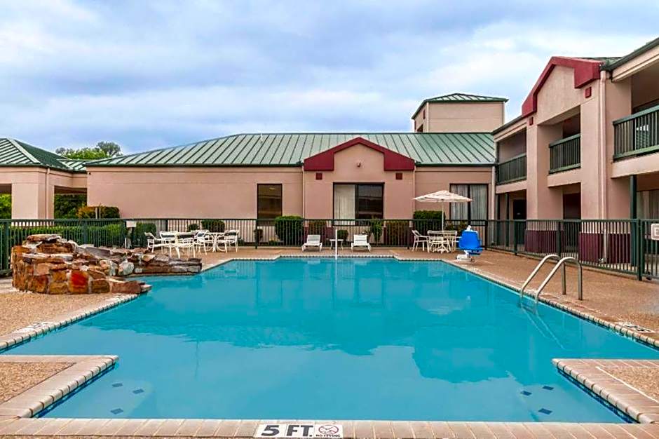 Super 8 by Wyndham Jasper TX