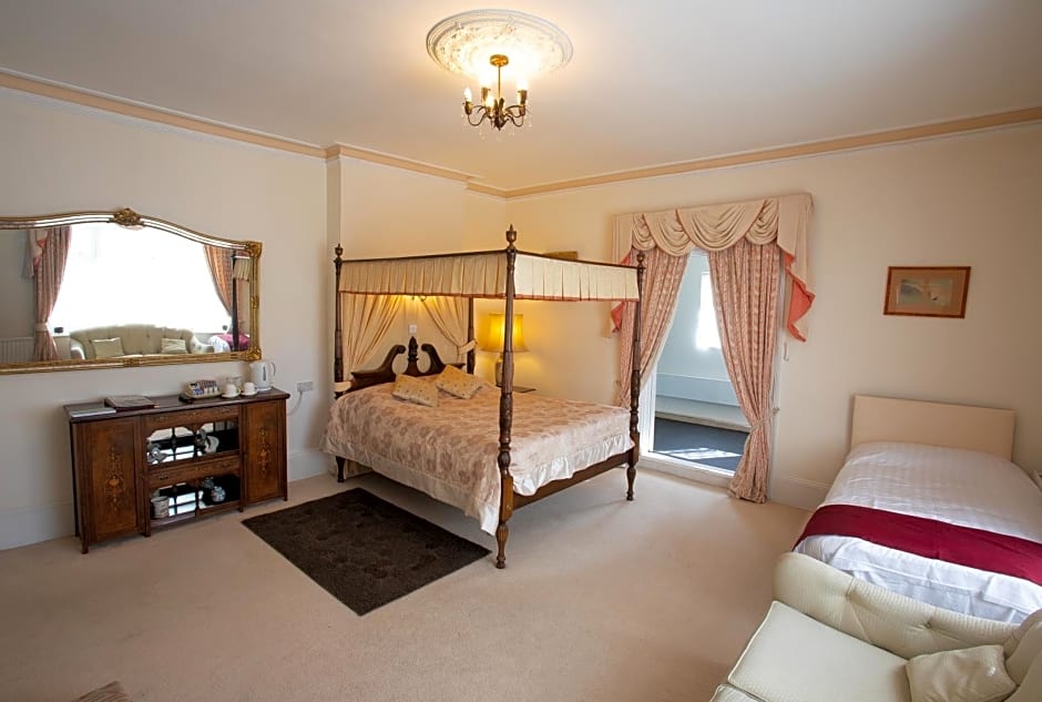 Fines Bayliwick Hotel