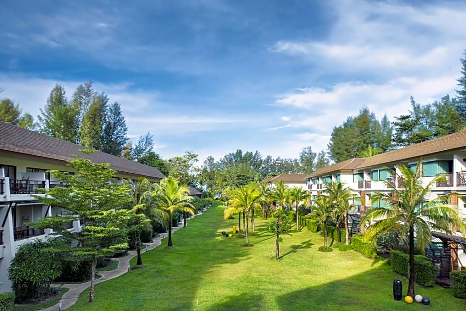 Outrigger Khao Lak Beach Resort