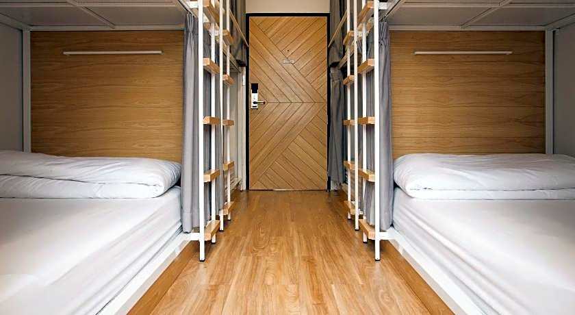 Bed One Block Hostel