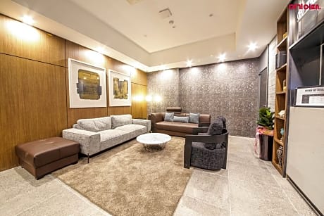 Gupo Brown-Dot Hotel