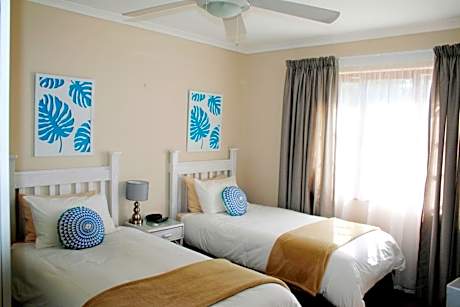 Twin Room with Shower