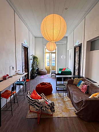 Bee Hostel