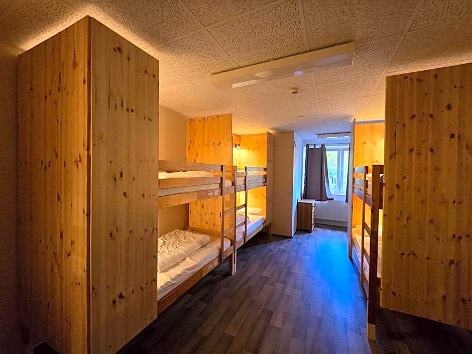 Max Hostel